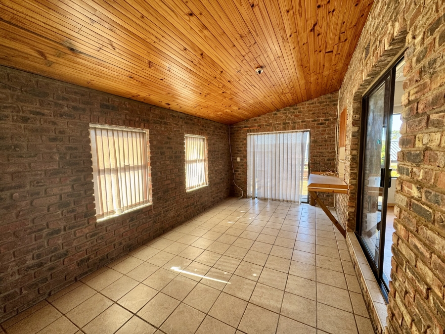 2 Bedroom Property for Sale in Stilbaai Wes Western Cape
